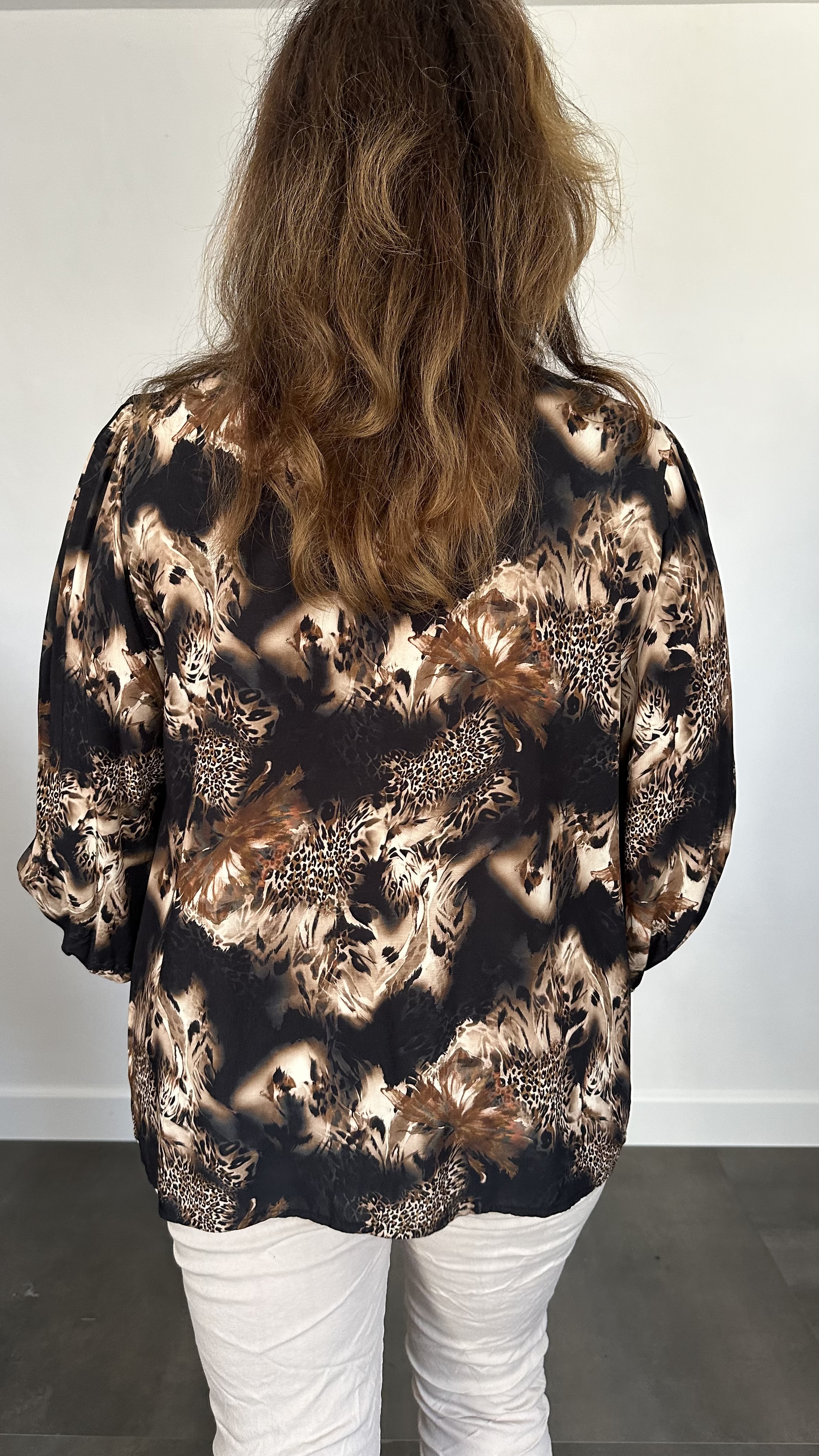 Blouse animal mix met 3/4 pofmouw zwart