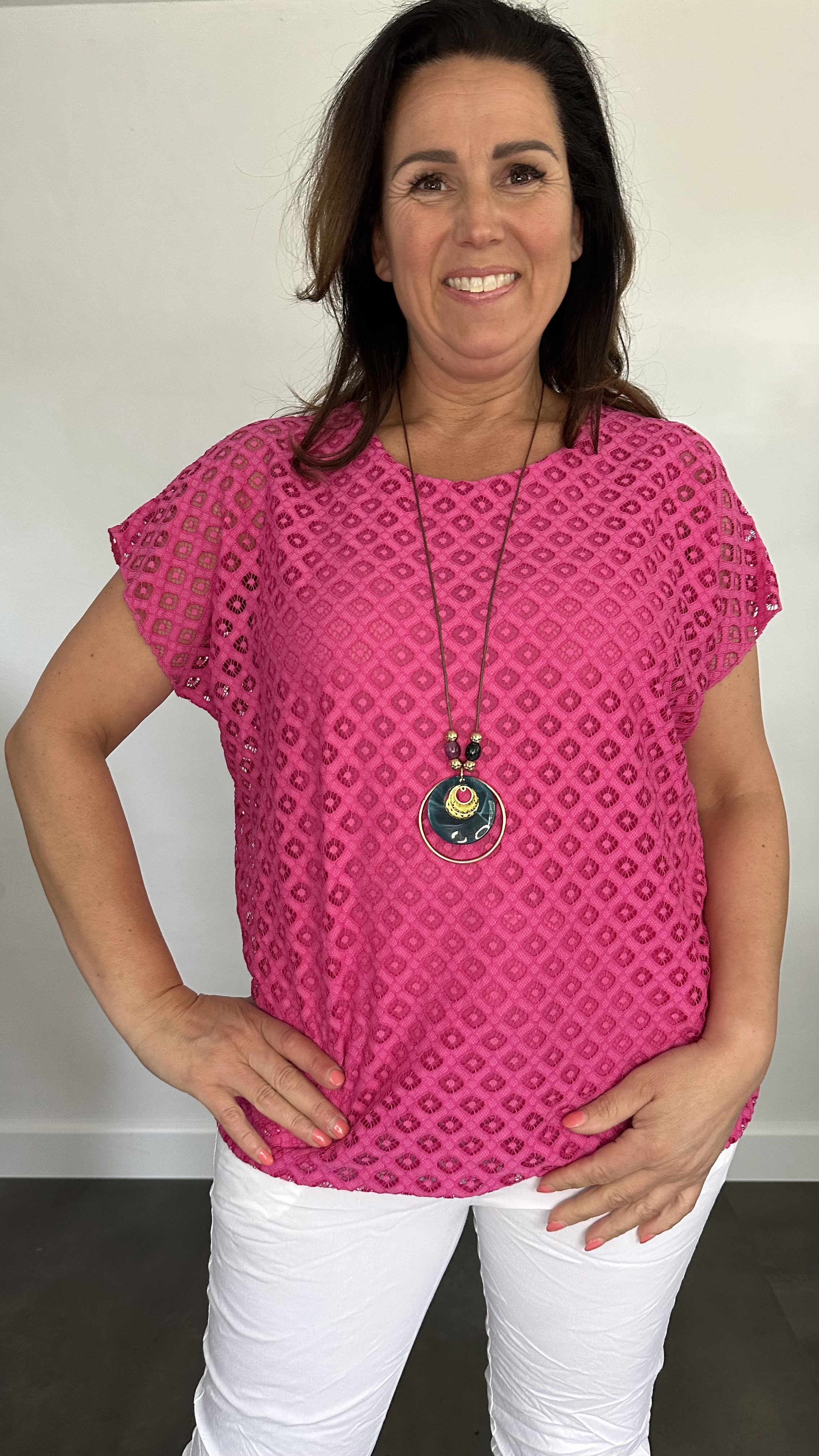 Shirt Joann met ketting fuchsia