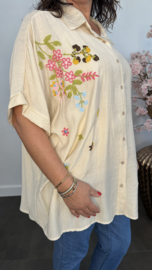 Blouse met geborduurde bloemen +SIZE Zand