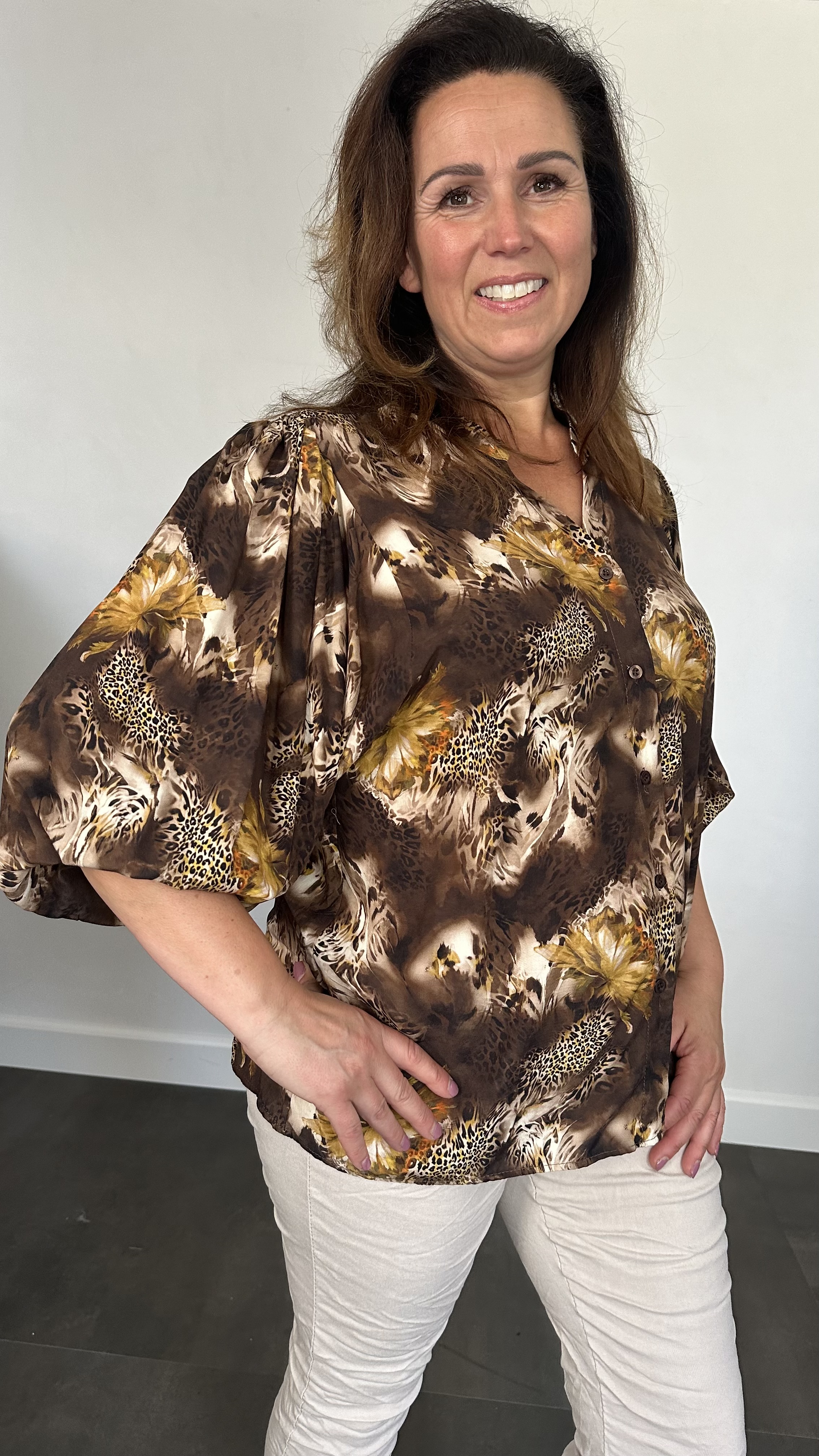 Blouse animal mix met 3/4 pofmouw bruin