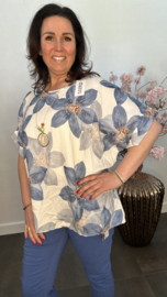 Gebloemd shirt Vera met ketting Licht Blauw
