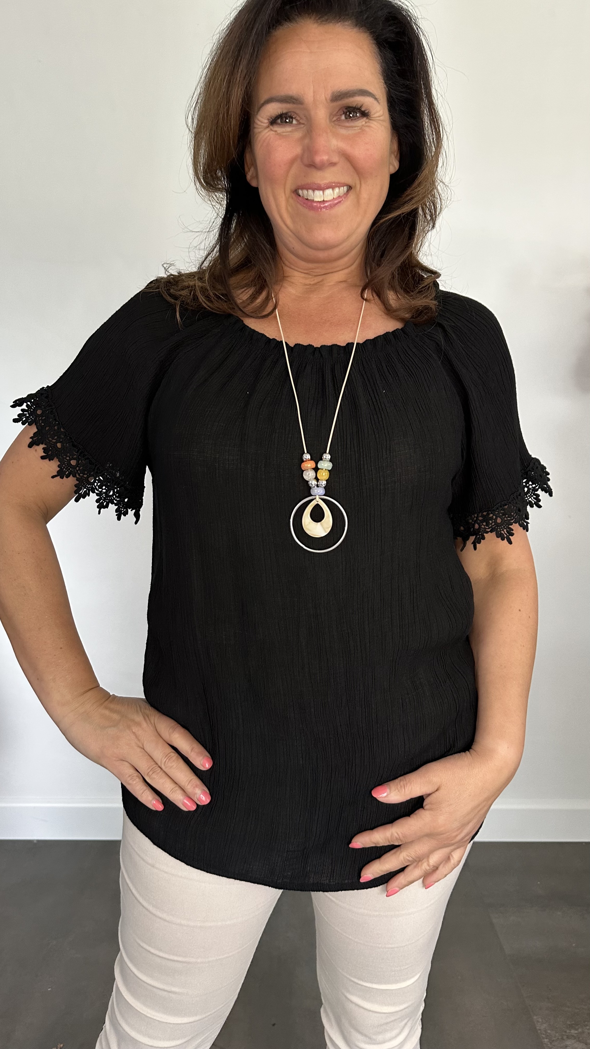 Crinkle shirt met kant zwart