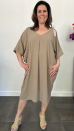 Jurk Camila met v-hals +SIZE taupe