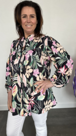 Blouse Lizzy met pofmouw gebloemd zwart