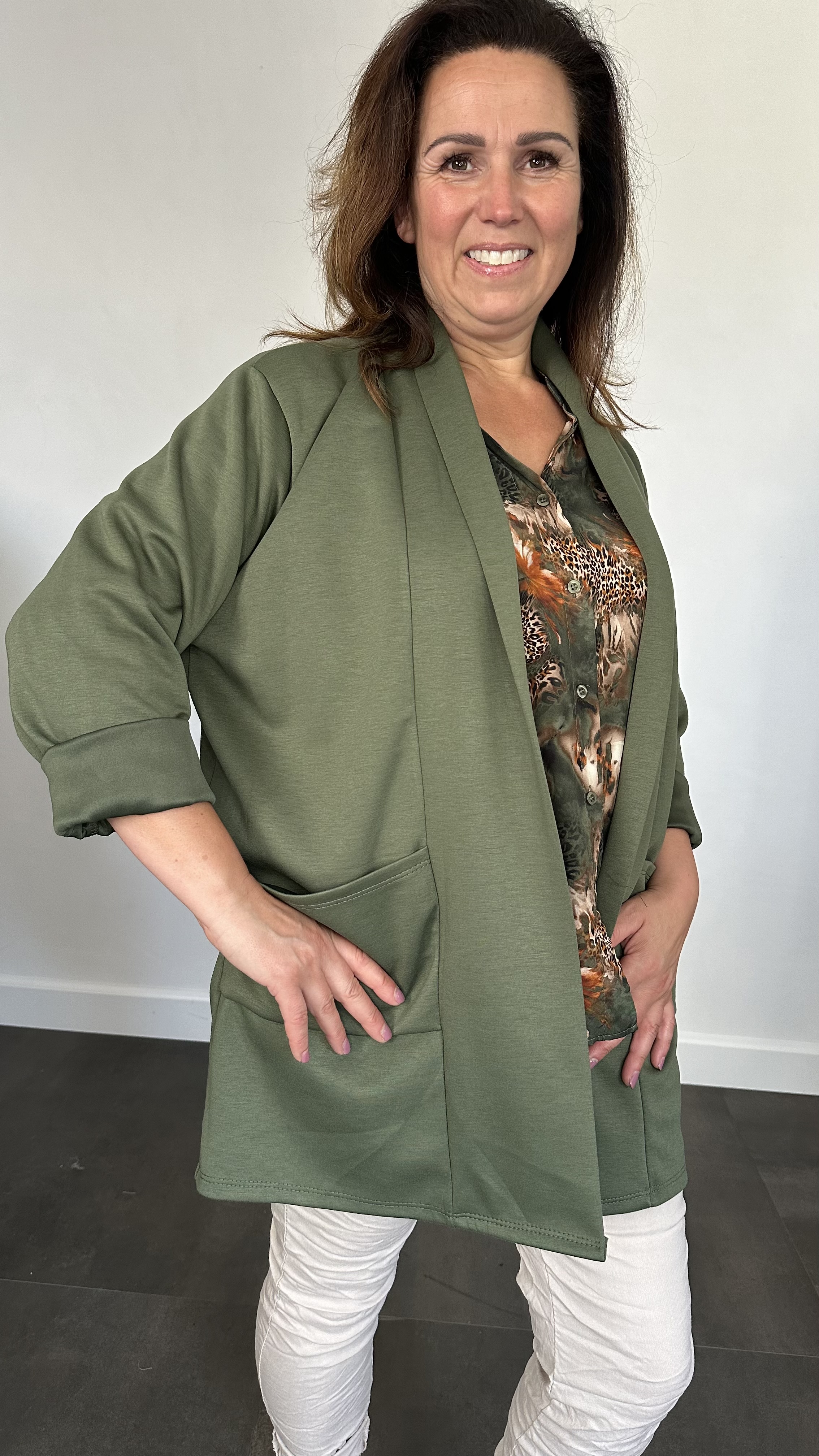Vest Lisa met sjaalkraag +SIZE army