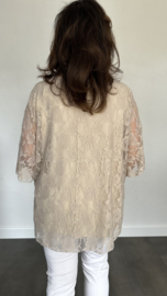 Kanten blouse Ilse +SIZE zand