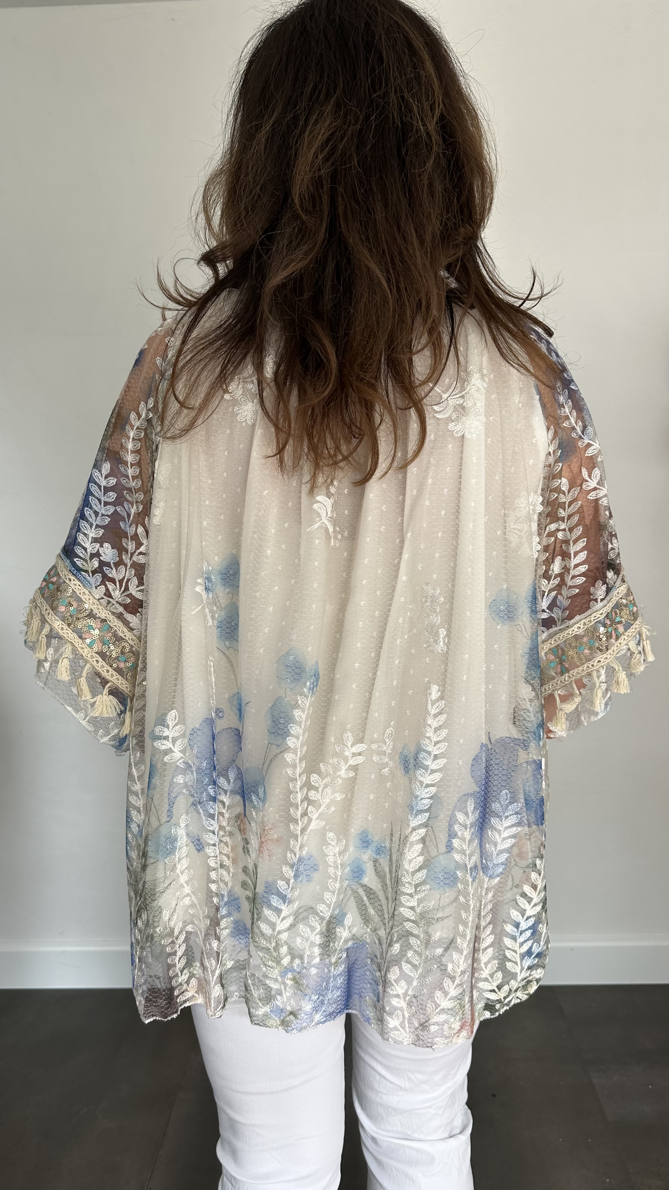 Tule blouse met bloemen print +SIZE kobalt