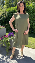 Jurk Mimi met ruche en knoopjes army