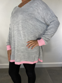 Oversized gebreide trui met gekleurde boord licht grijs