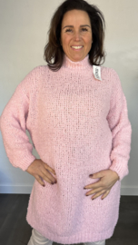 Lange gebreide trui bouclé roze