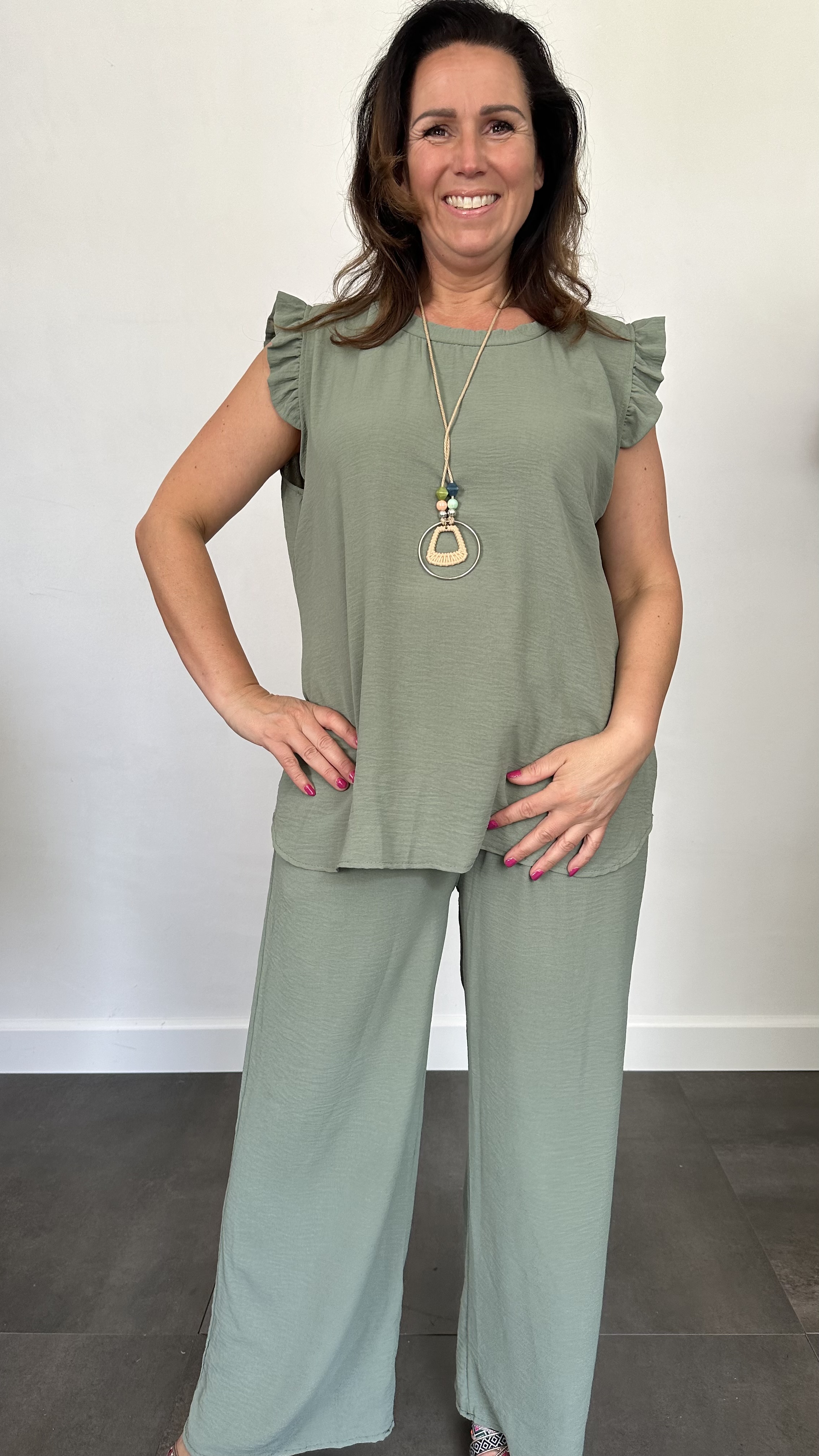 2-Delig pak Mia met ruche & ketting army