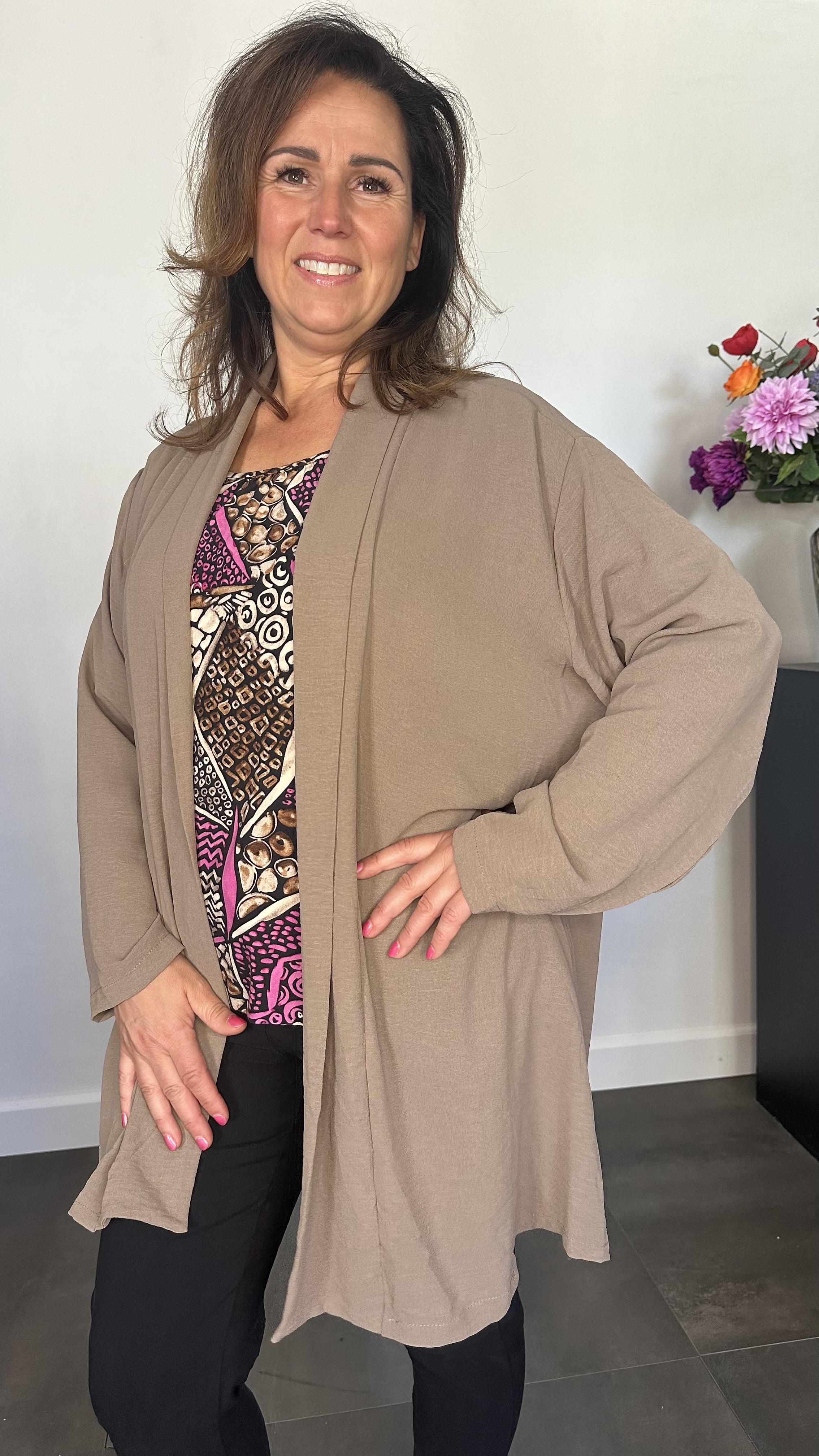 Crepe vest met sjaalkraag taupe