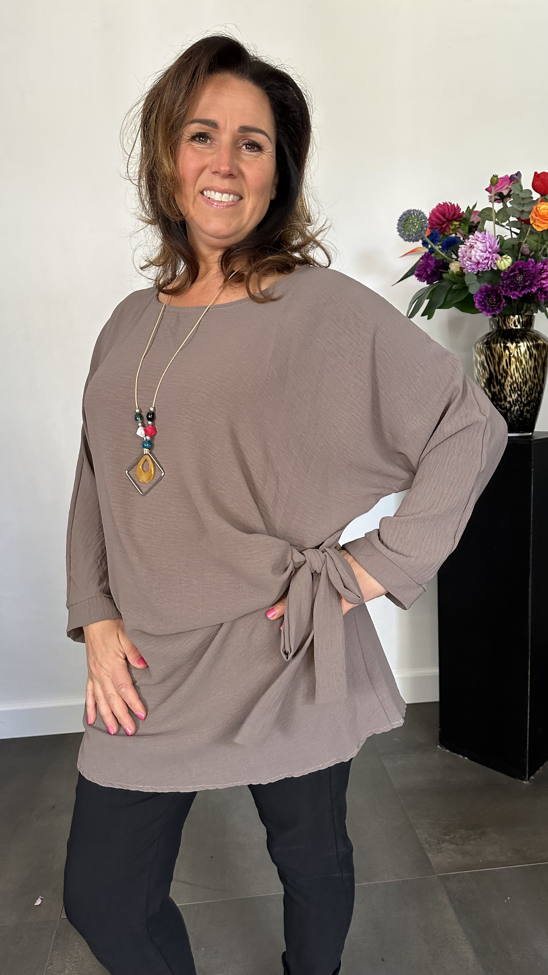 Shirt met strik Reza taupe