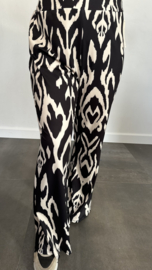 Flared TRAVEL broek lola +SIZE zwart