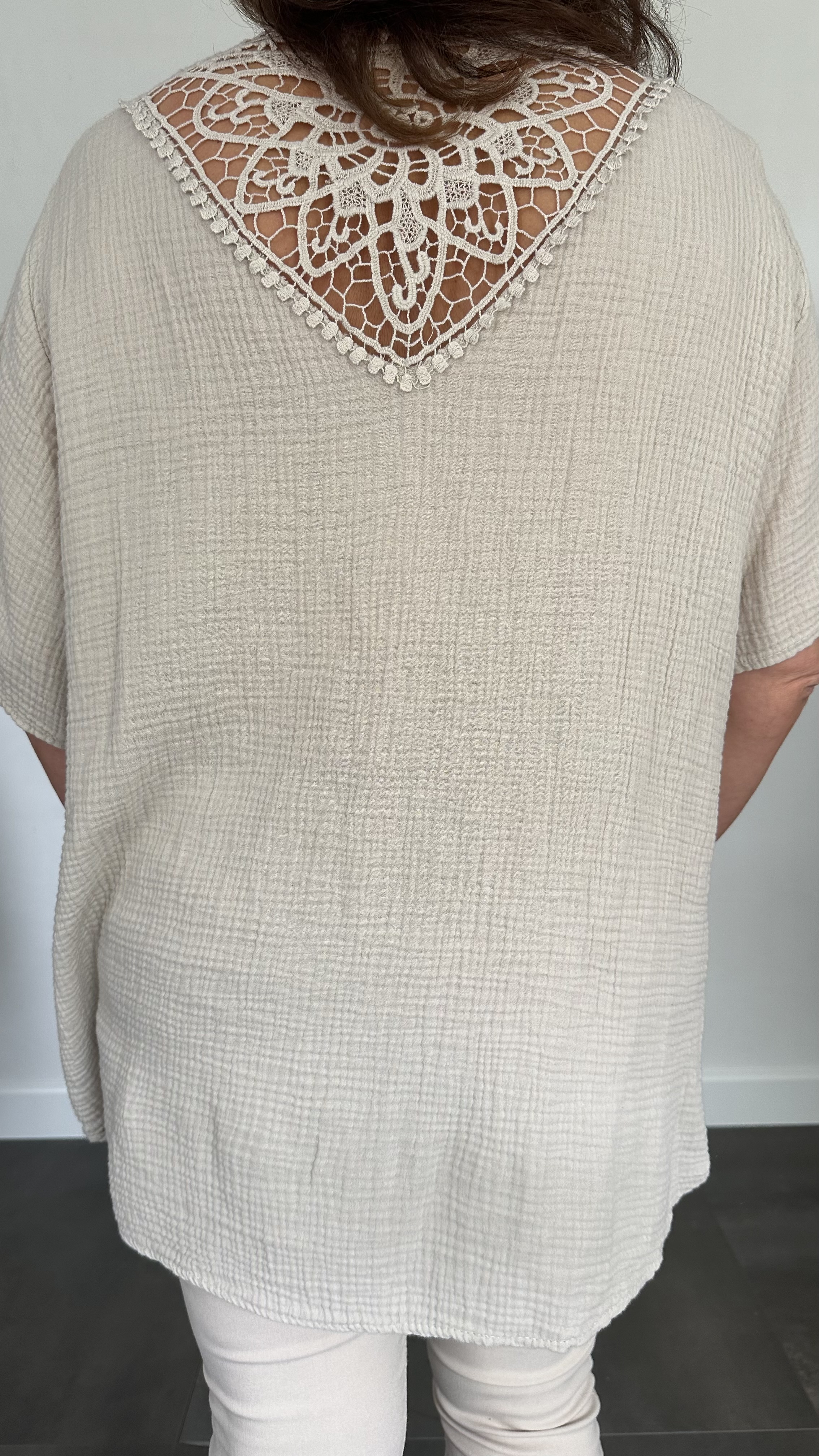 Shirt Vera met kant +SIZE zand