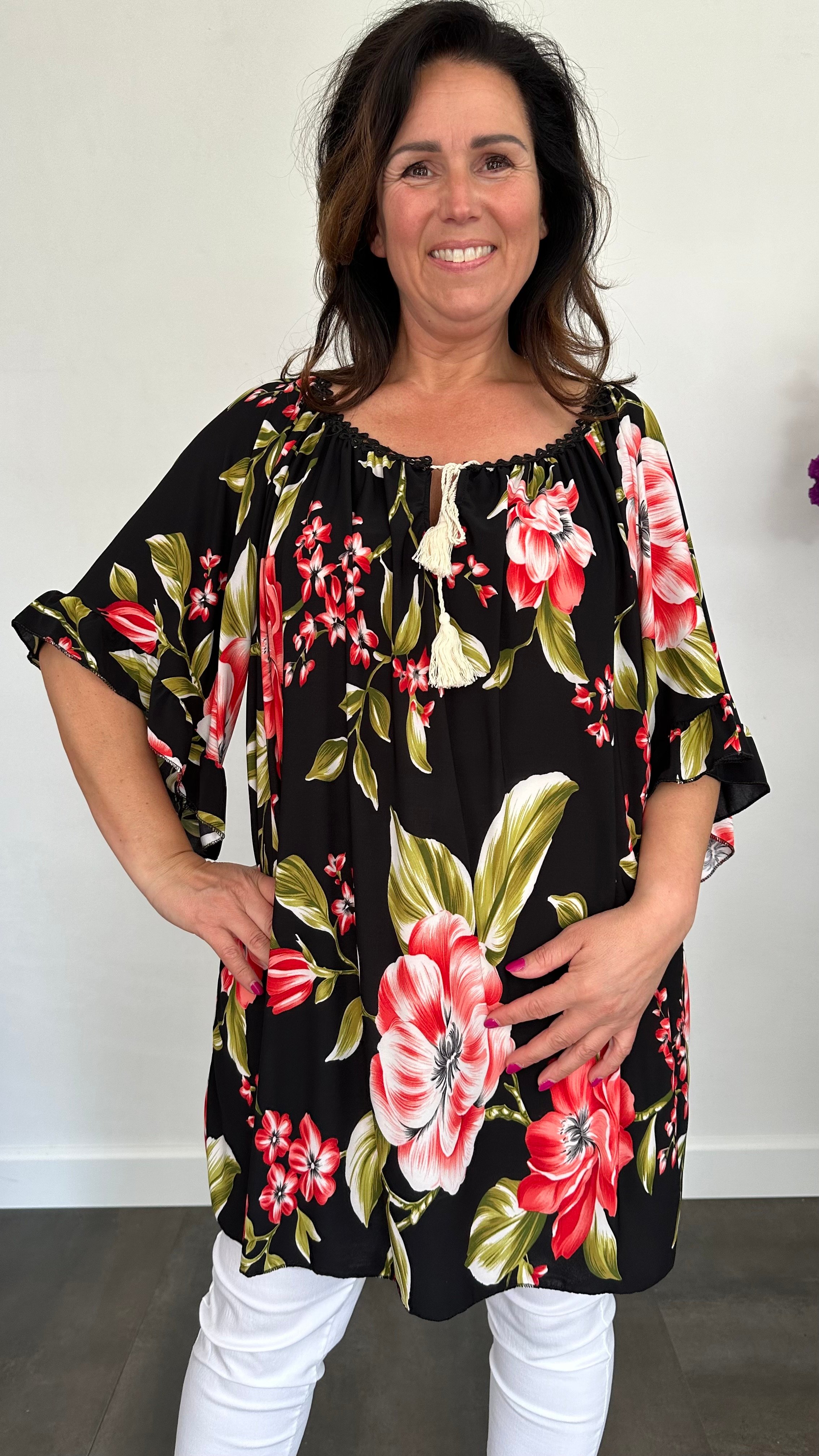 Tuniek Anita +SIZE gebloemd zwart/rood