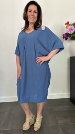 Jurk Camila met v-hals +SIZE jeans blauw