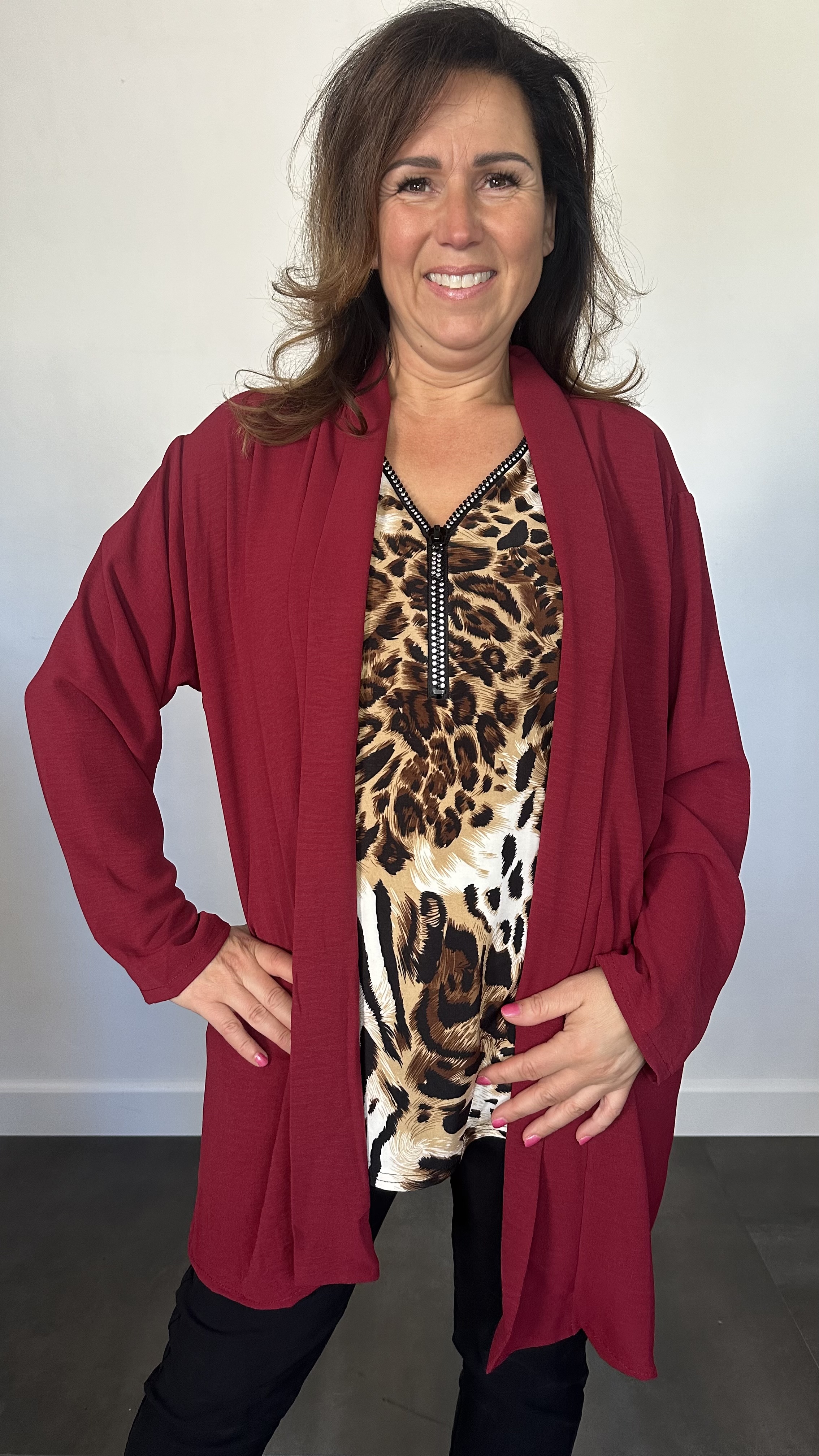 Crepe vest met sjaalkraag bordeaux rood