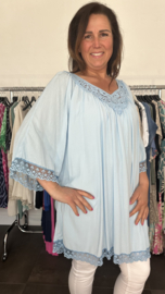 Tuniek Rita met kant ijs blauw +SIZE