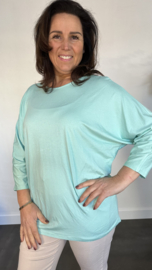 Shirt Debby met vleermuismouw mint