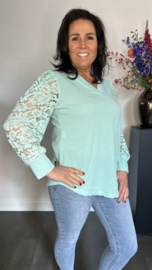 Top Mindy met kanten mouw Mint
