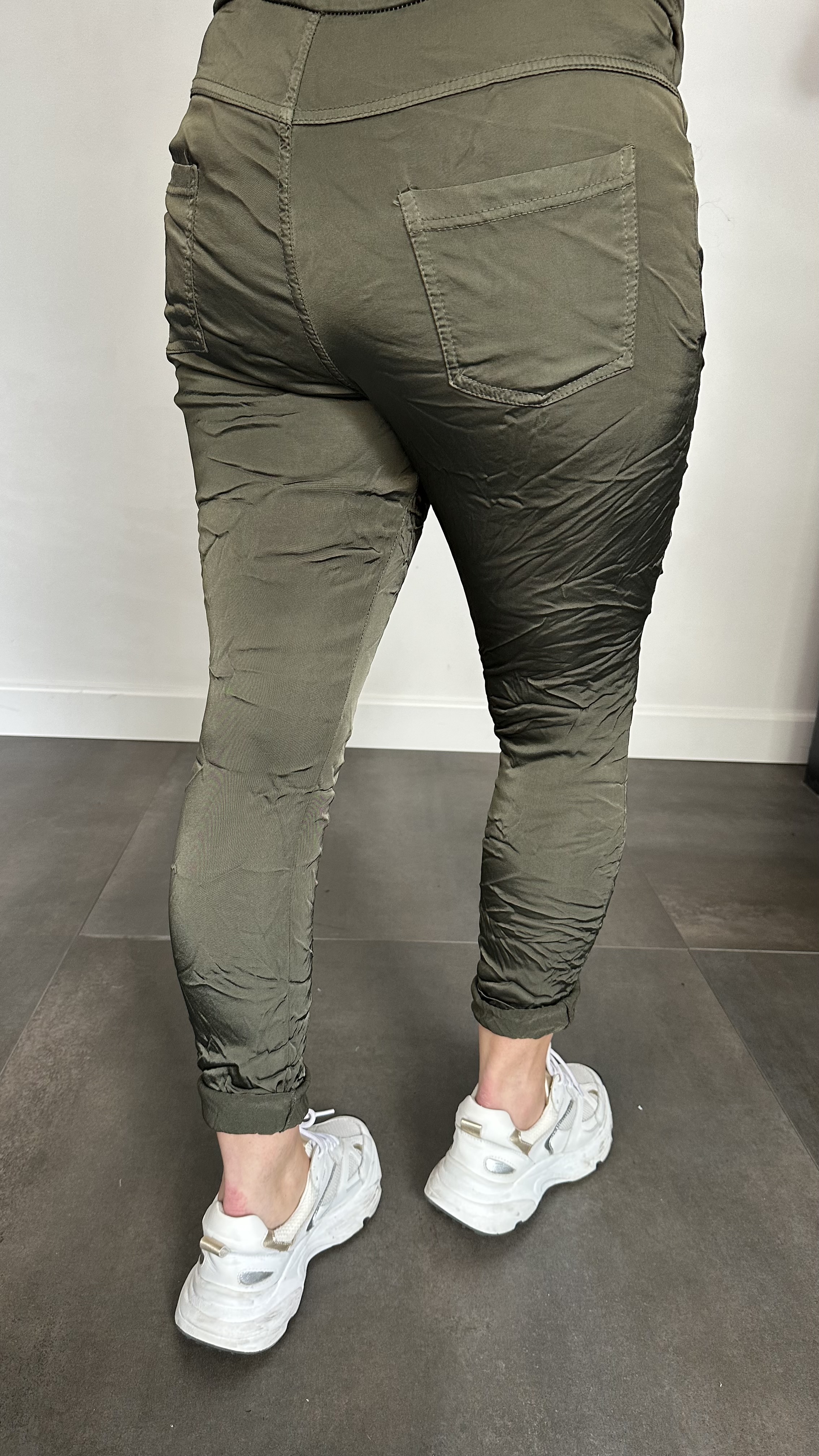 Joggjeans met glans donker army