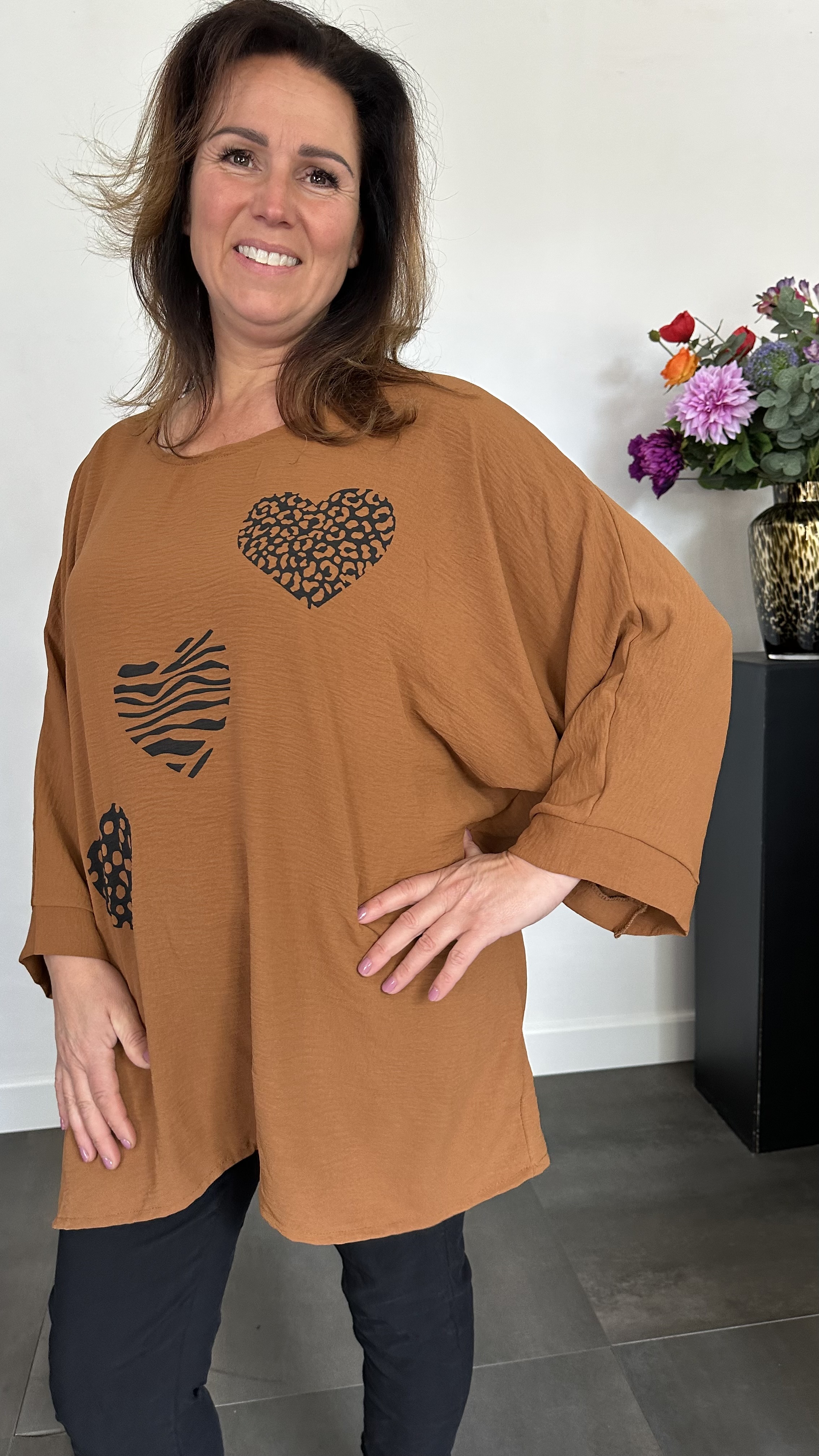 Crepe shirt hearts +SIZE cognac