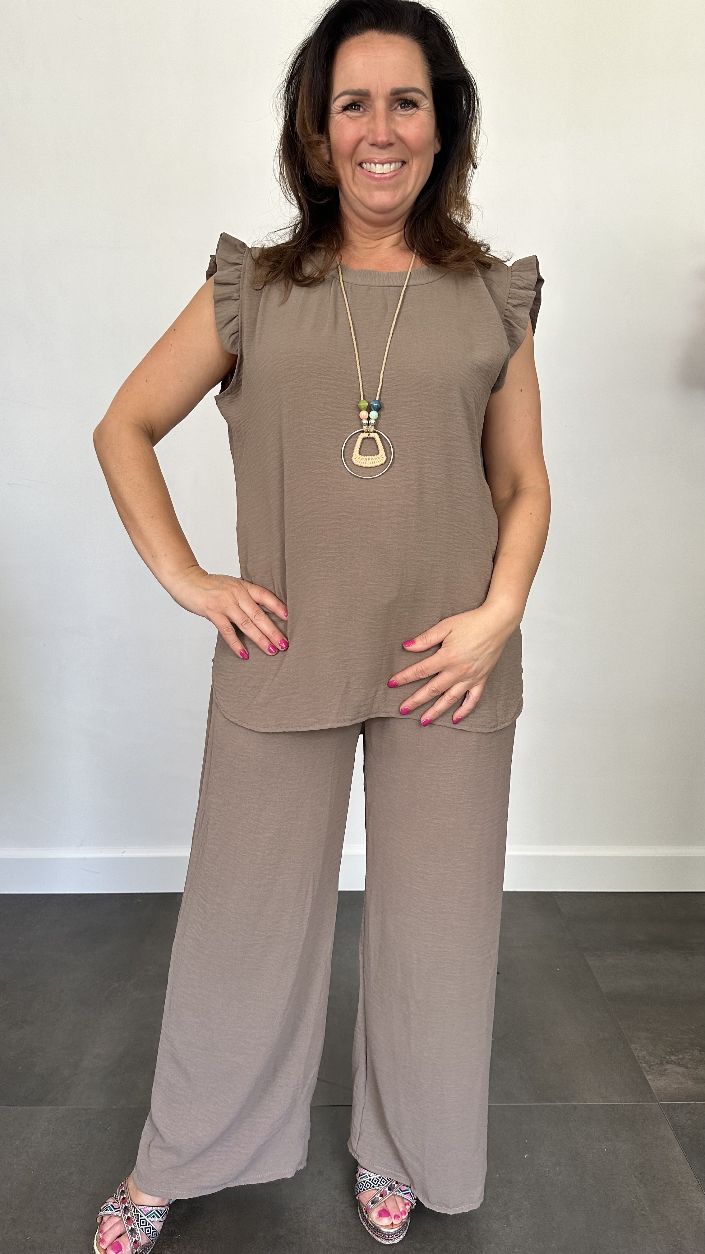 2-Delig pak Mia met ruche & ketting taupe
