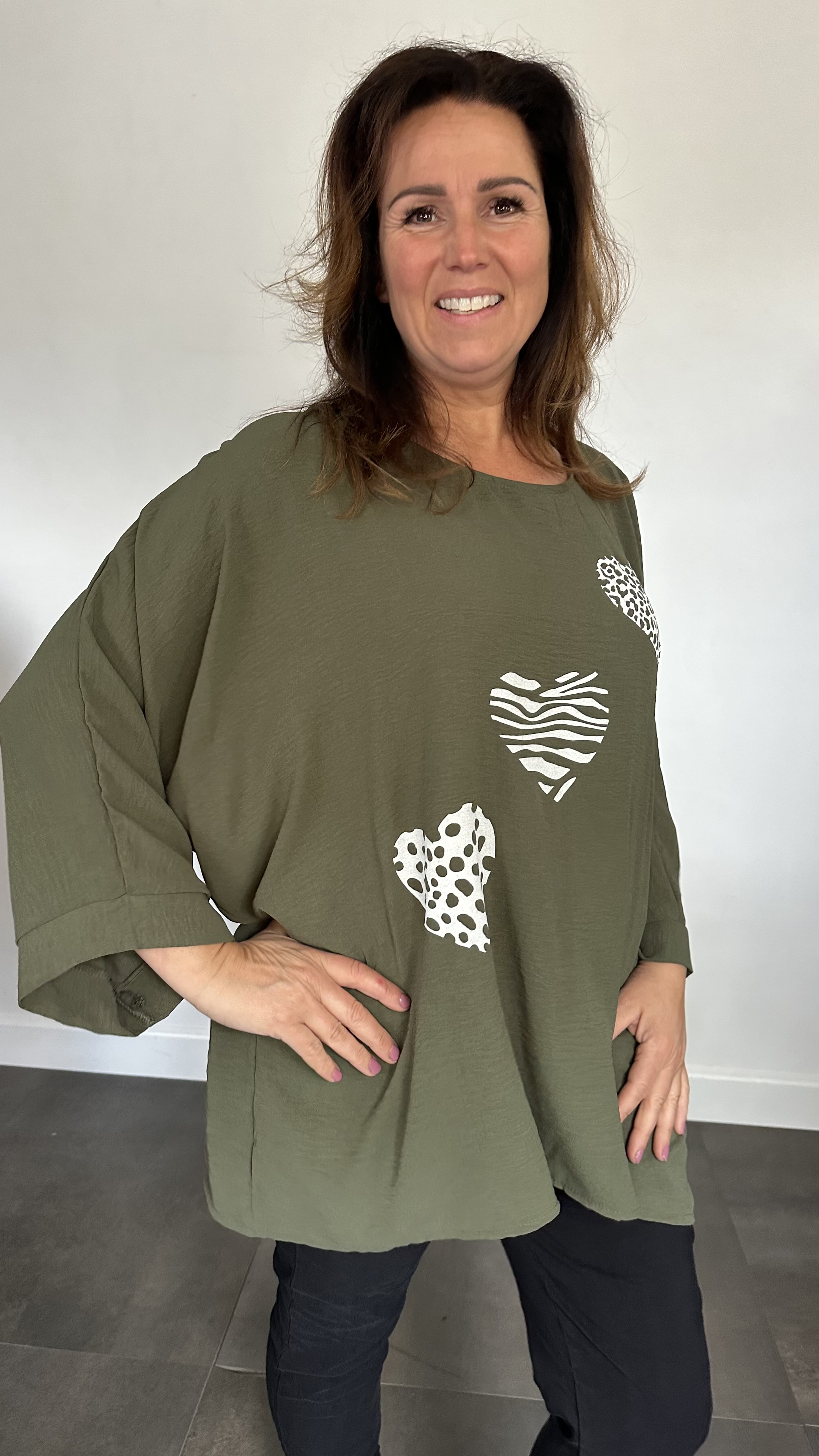 Crepe shirt hearts +SIZE army