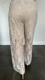 Kanten broek lacey met wijde pijp zand