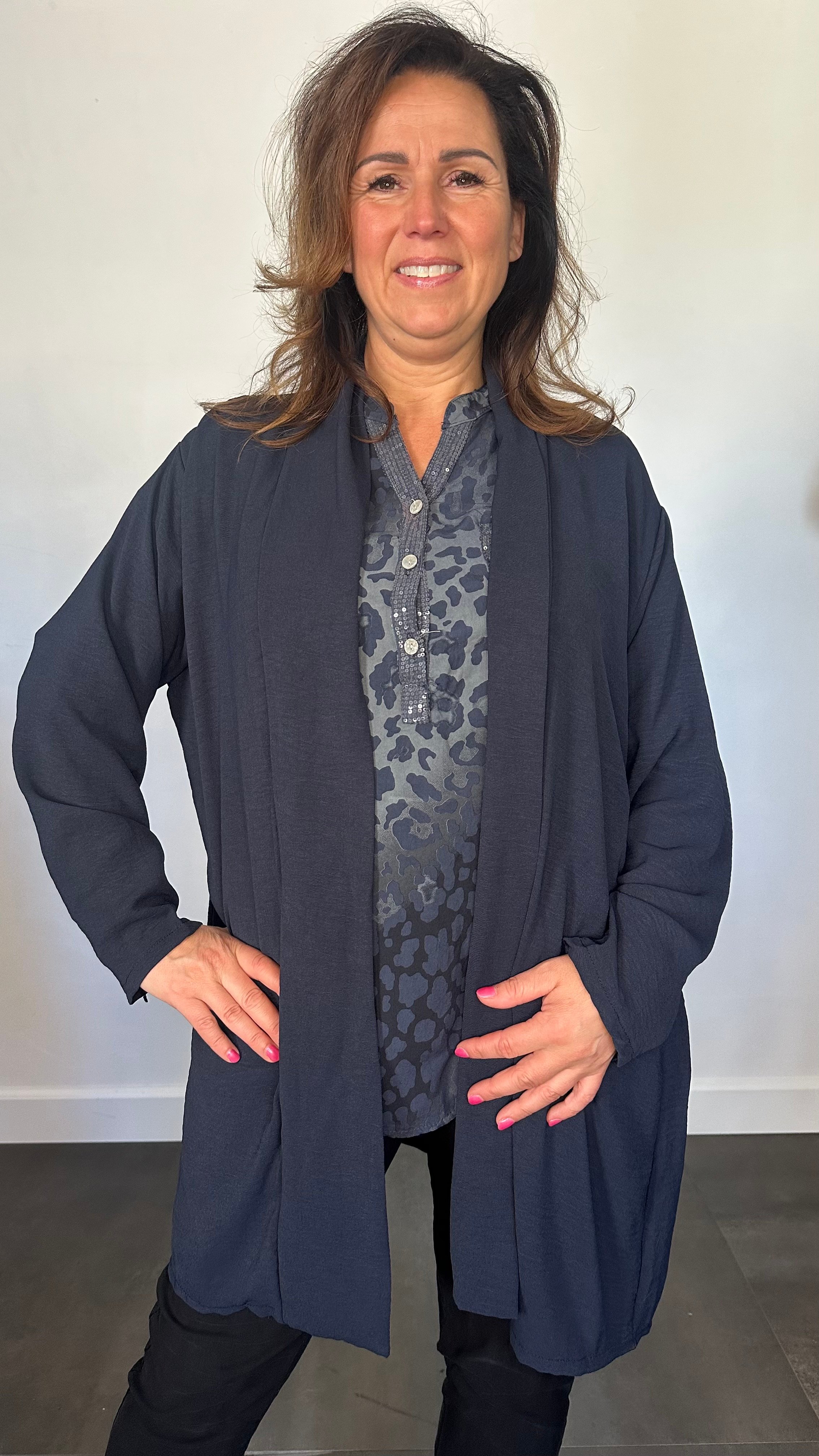 Crepe vest met sjaalkraag marine