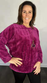 Fluffy trui met ketting magenta SALE