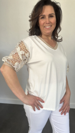 Shirt goldy met kanten pofmouw ecru