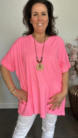 T-Shirt Dewi met GRATIS ketting pink neon