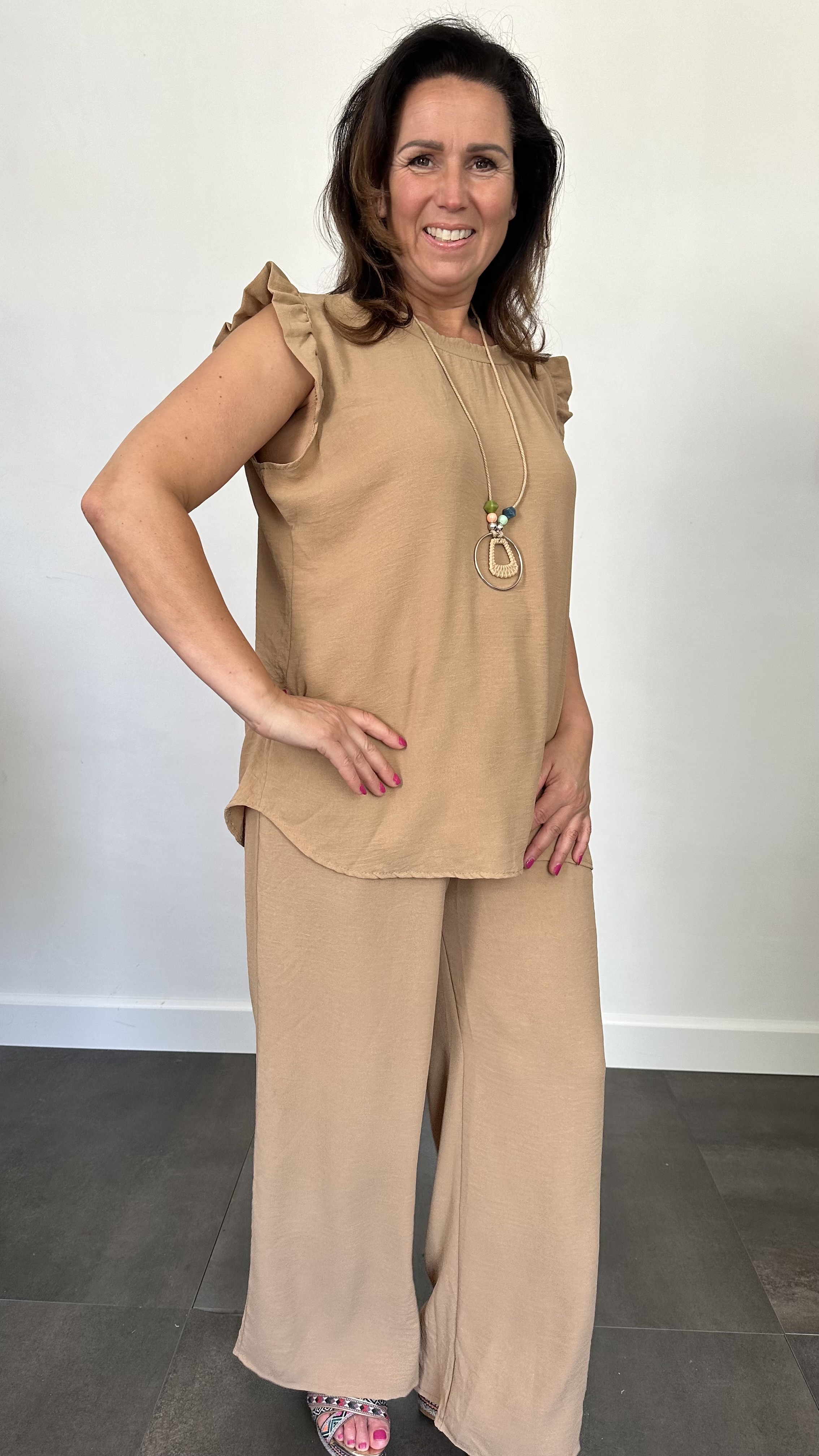 2-Delig pak Mia met ruche & ketting camel