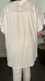 Shirt Jessica met ketting Wit