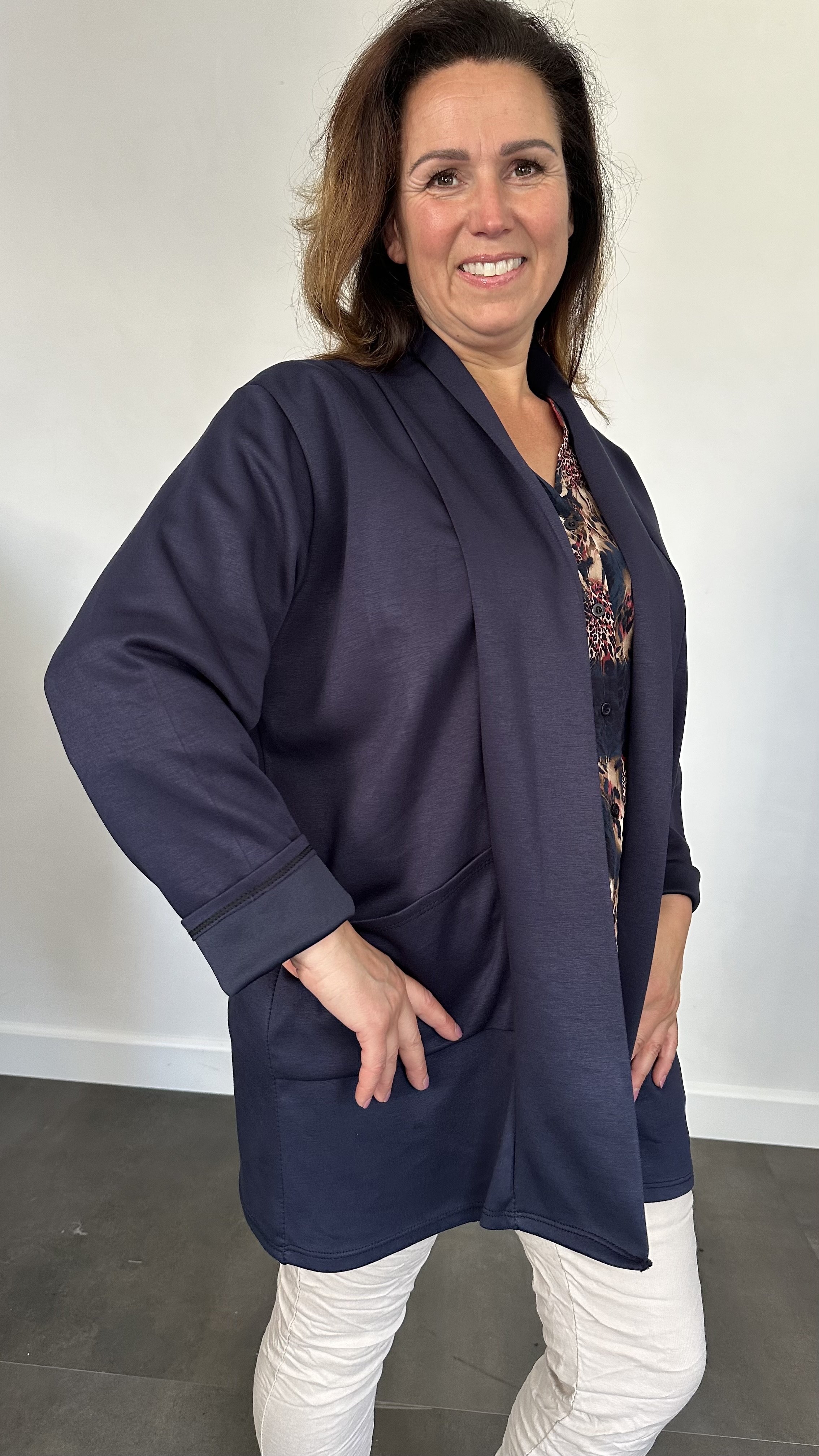 Vest Lisa met sjaalkraag +SIZE marine