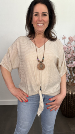 Blouse Silke met knoop+ ketting Zand
