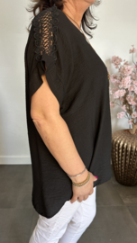 Shirt Nora kant +ketting Zwart