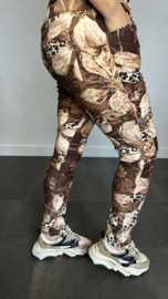 Suèdine joggjeans flowers bruin/ ecru