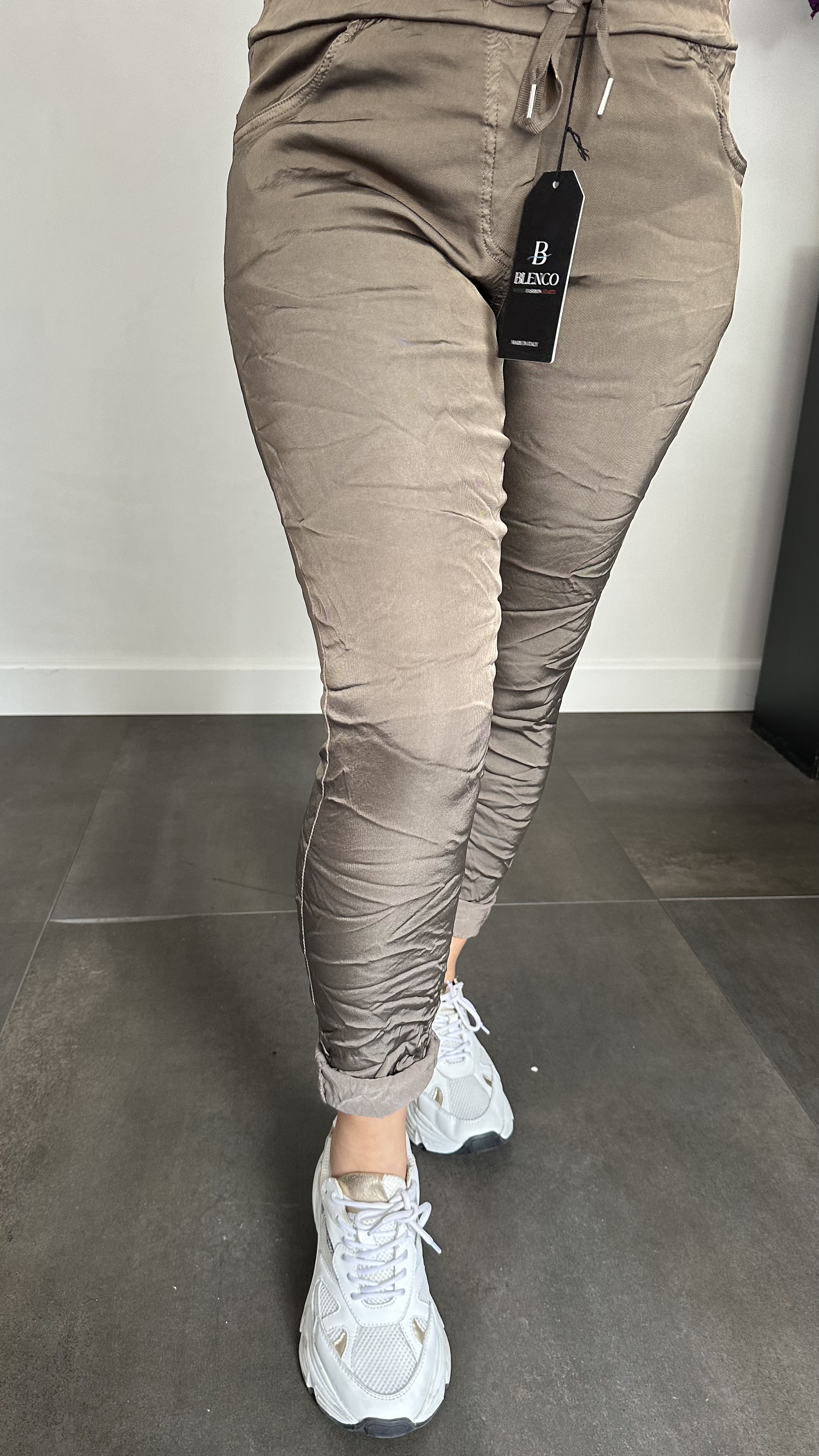 Joggjeans met glans  taupe