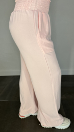 Crepe broek met gesmokte tailleband roze
