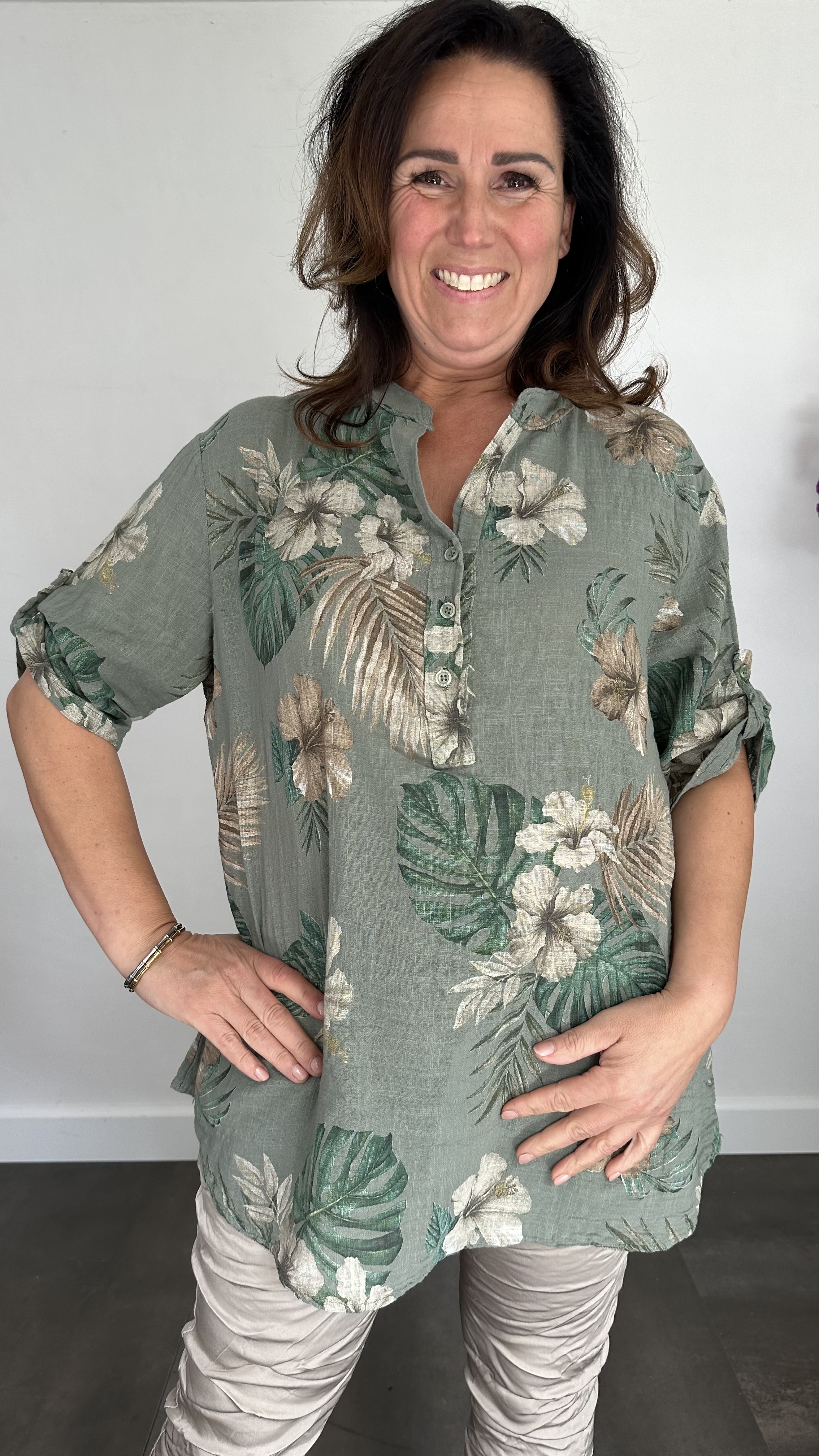 Linnenlook blouse hibiscus army
