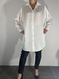 Lange satijnen blouse ecru