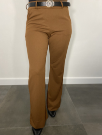 Flared pantalon met wijde pijp en riem cognac