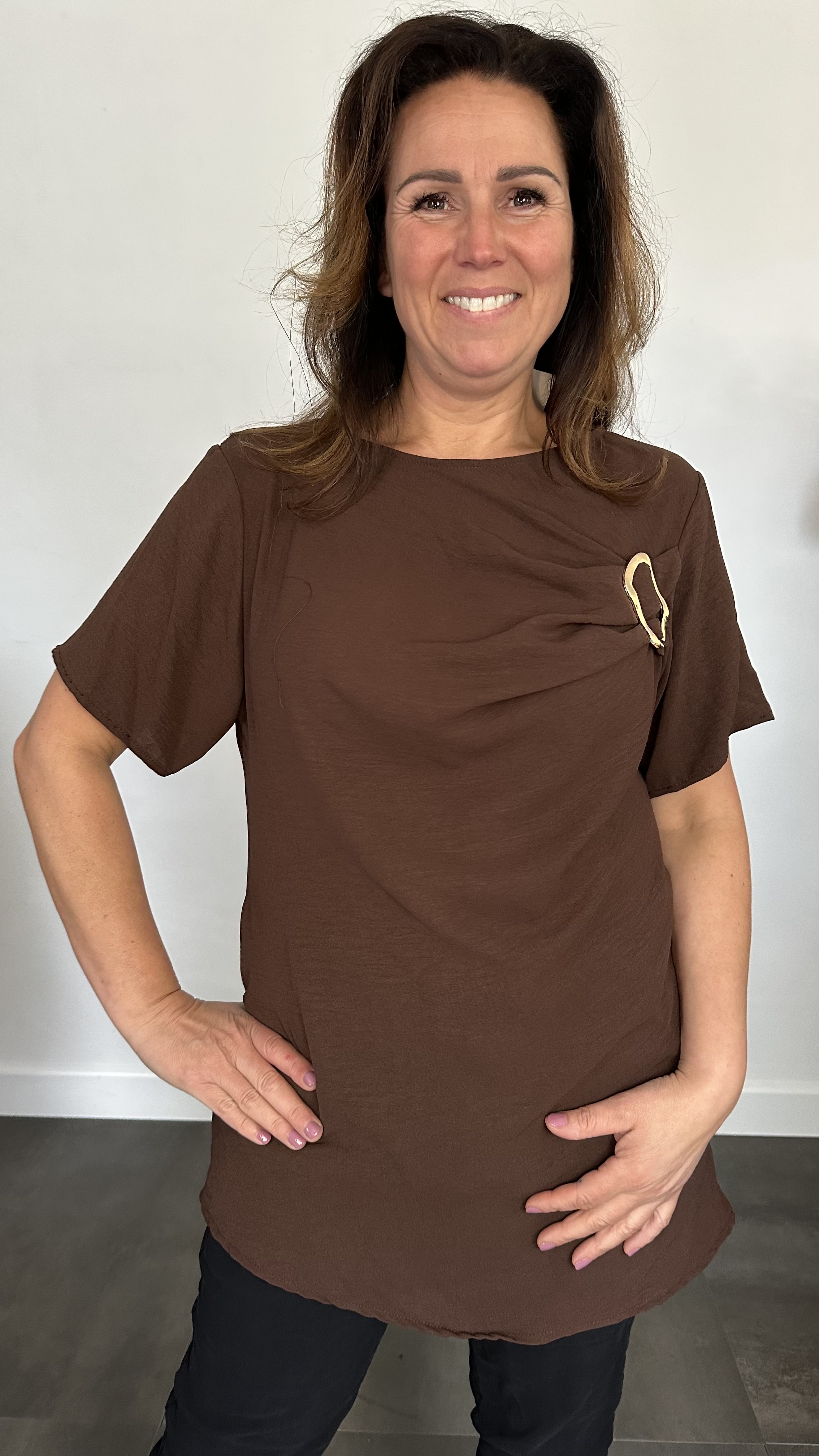 Crepe shirt met gesp donker bruin