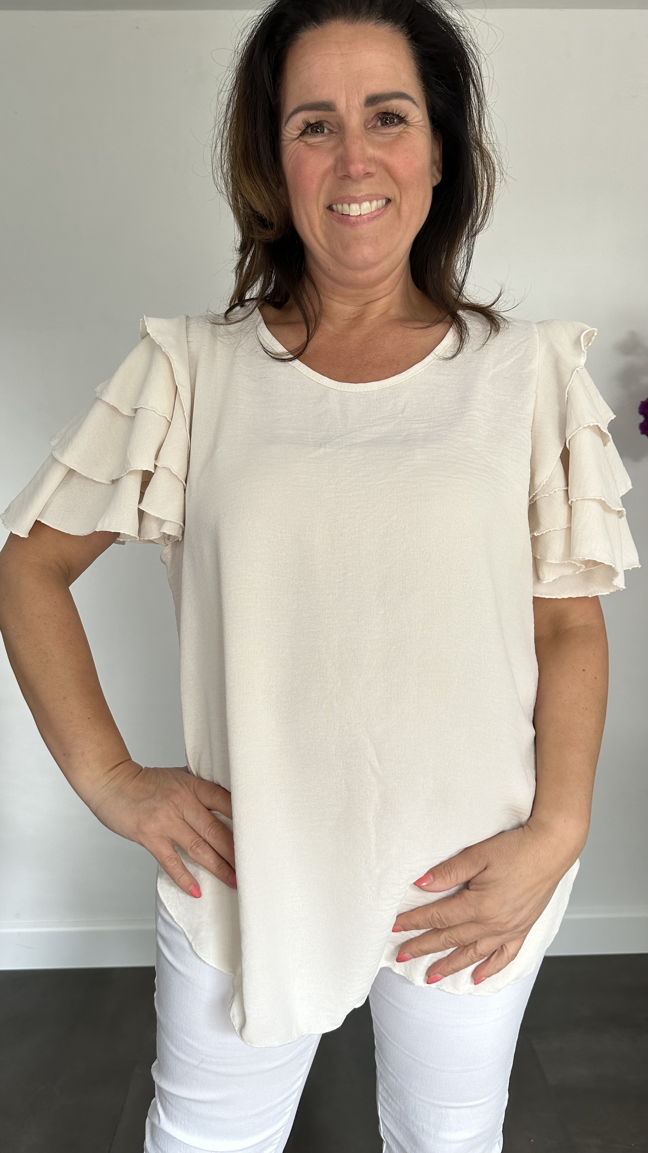 Top wendy met volant beige