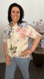 Blouse gebloemd met knoop Zand