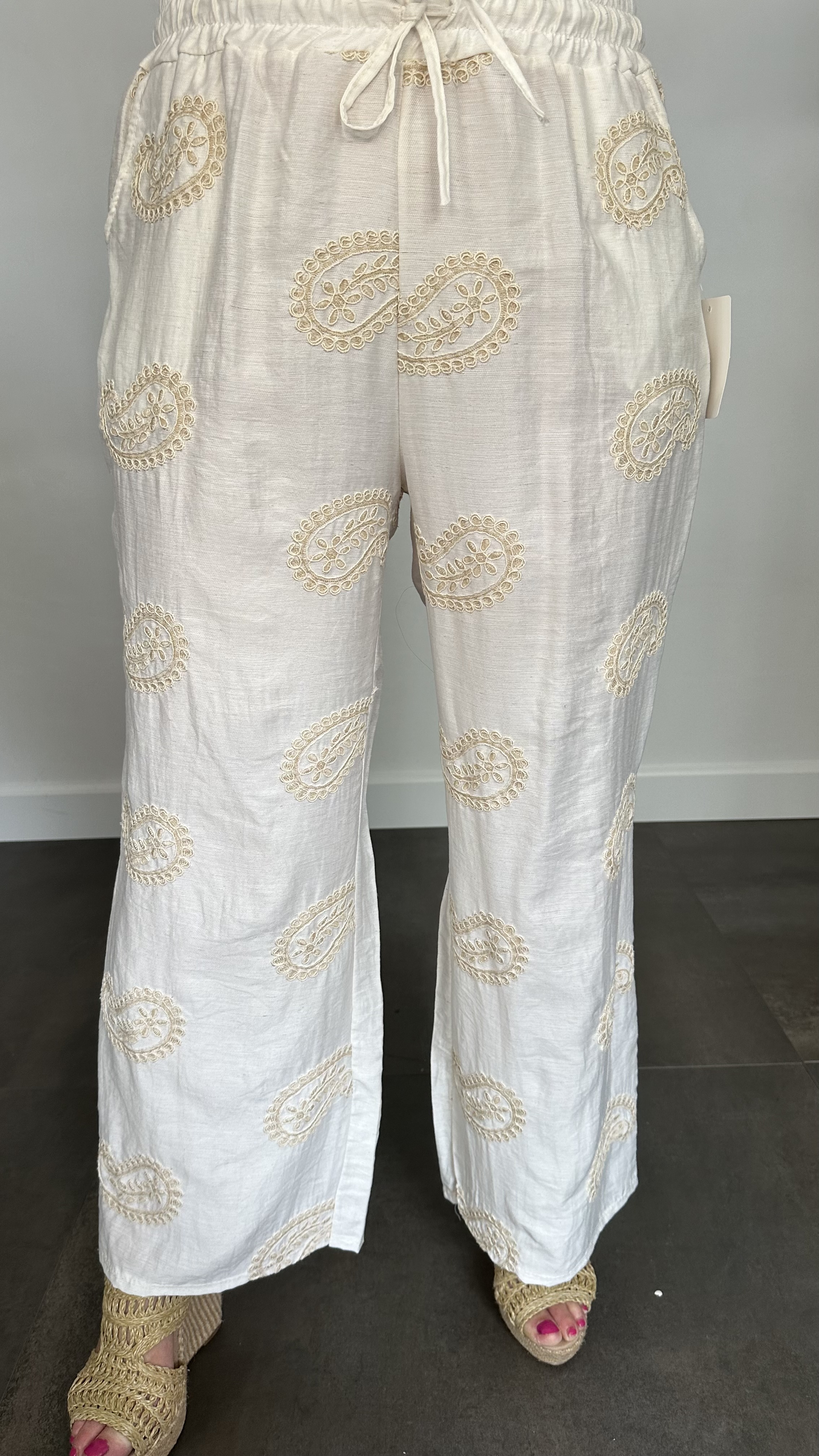 Broek Amanda paisley geborduurd