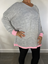 Oversized gebreide trui met gekleurde boord licht grijs